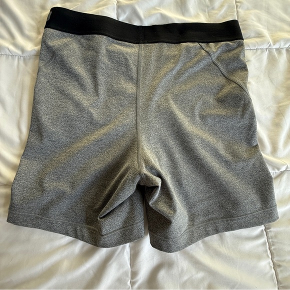 Nike Pro Dri-FIT Shorts (Women’s) Size Medium - Picture 4 of 7